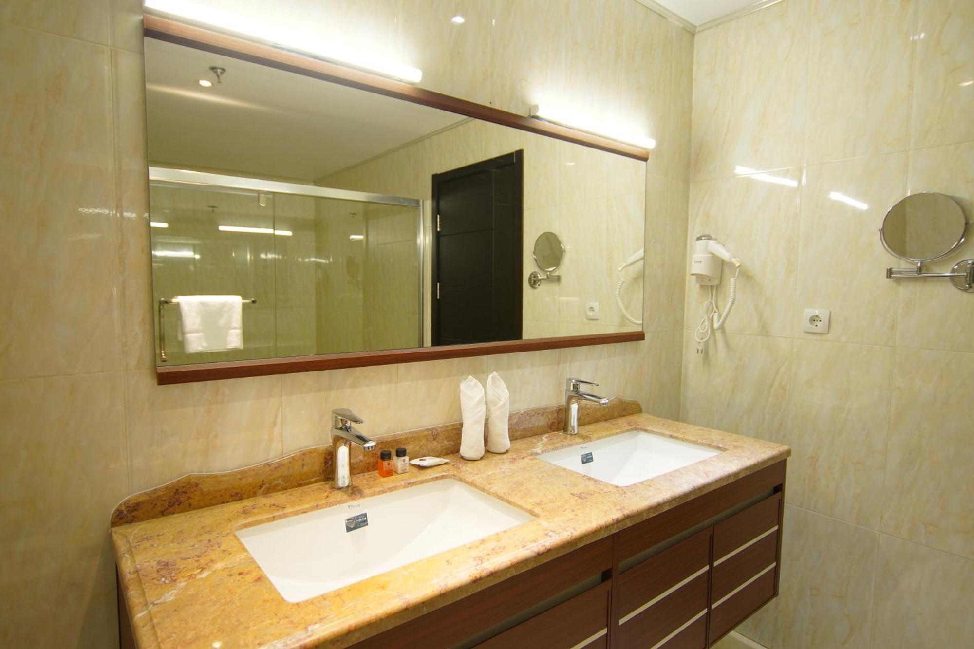 Best Western Premier Dynasty Addis Abeba Esterno foto