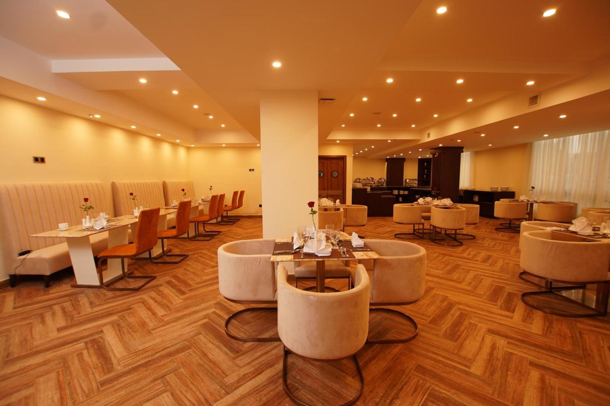 Best Western Premier Dynasty Addis Abeba Esterno foto