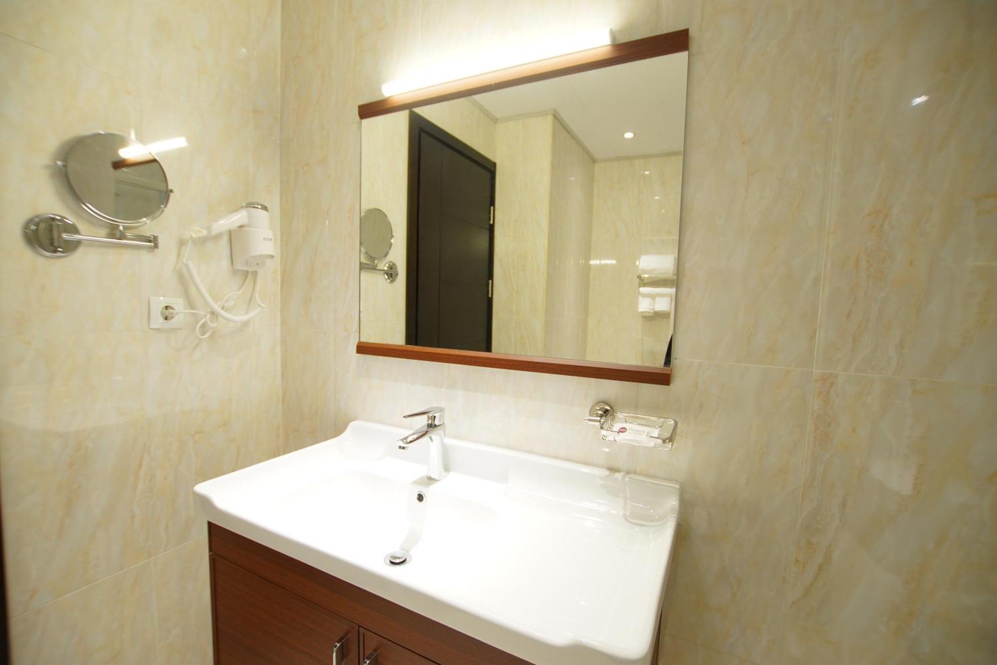 Best Western Premier Dynasty Addis Abeba Esterno foto